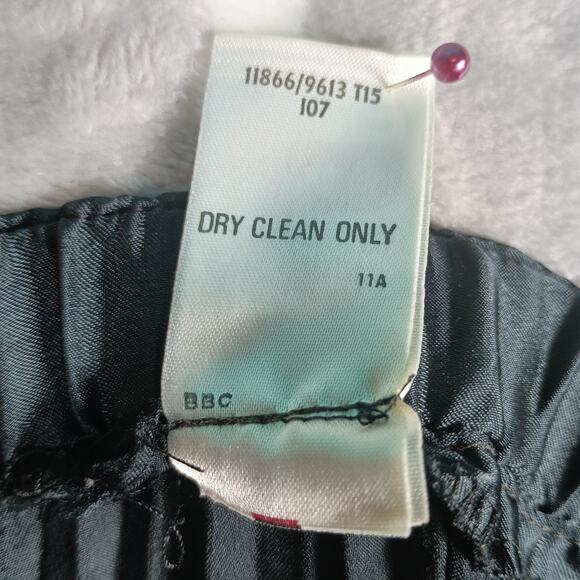 Woolworths Skirt Womens 14 Black Pleated Satin Look Polyester Elastic Waist Goth - Picture 11 of 11